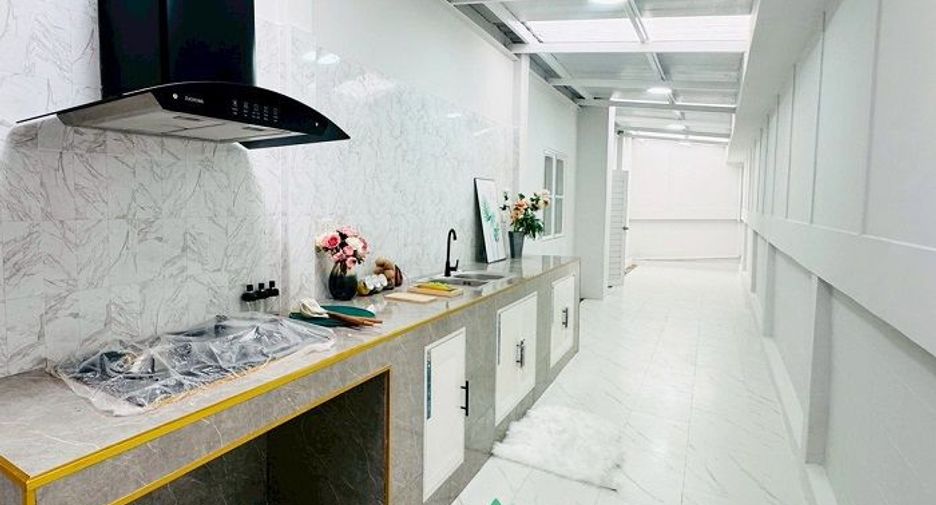 Haus zum Kauf mit 4 Zimmer in Sai Mai, Bangkok