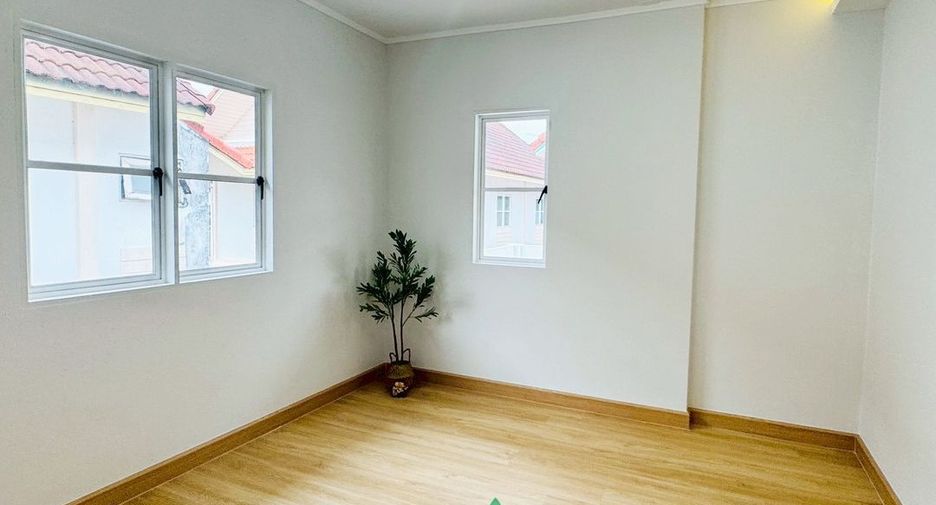 Haus zum Kauf mit 4 Zimmer in Sai Mai, Bangkok