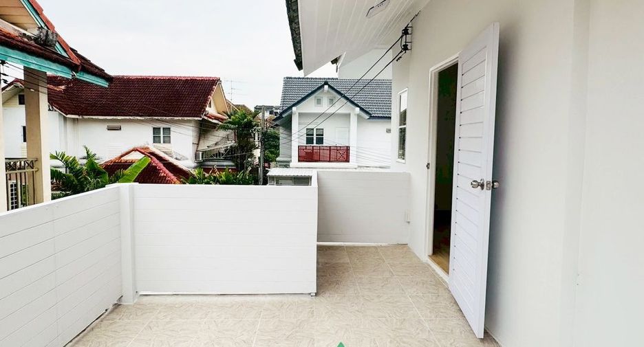Haus zum Kauf mit 4 Zimmer in Sai Mai, Bangkok