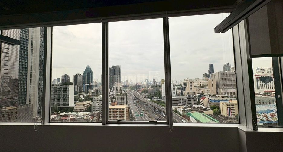 For rent office in Khlong Toei, Bangkok