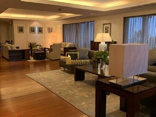 Wohnung zur Miete und zum Kauf mit 4 Zimmer in Khlong Toei, Bangkok