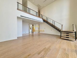 For sale 4 bedrooms condo in Khlong San, Bangkok