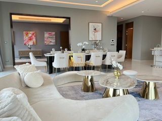 Condo en alquiler y en venta de 3 habitaciones en Pathum Wan, Bangkok
