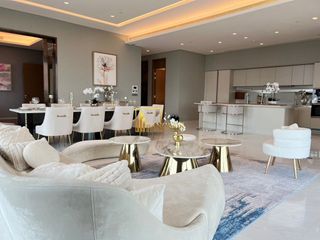 Condo en alquiler y en venta de 3 habitaciones en Pathum Wan, Bangkok