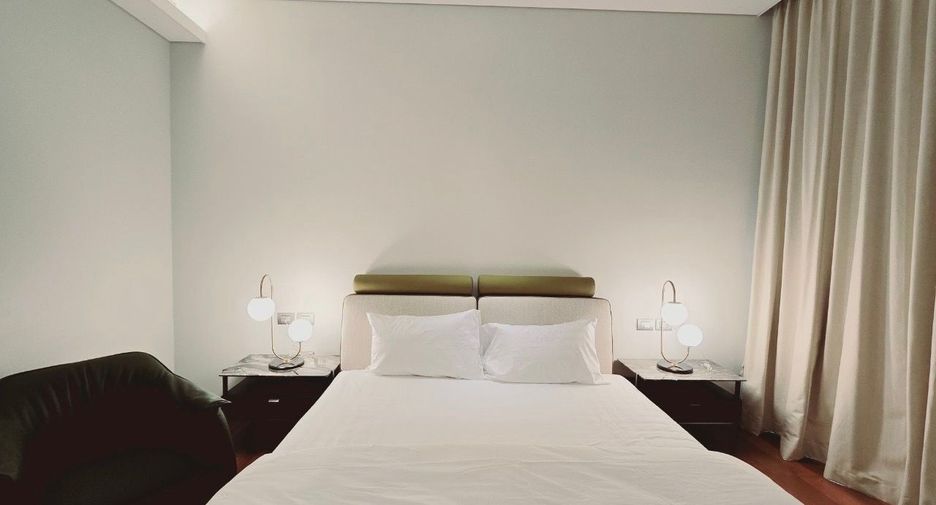 À louer 2 chambres condo à Pathum Wan, Bangkok