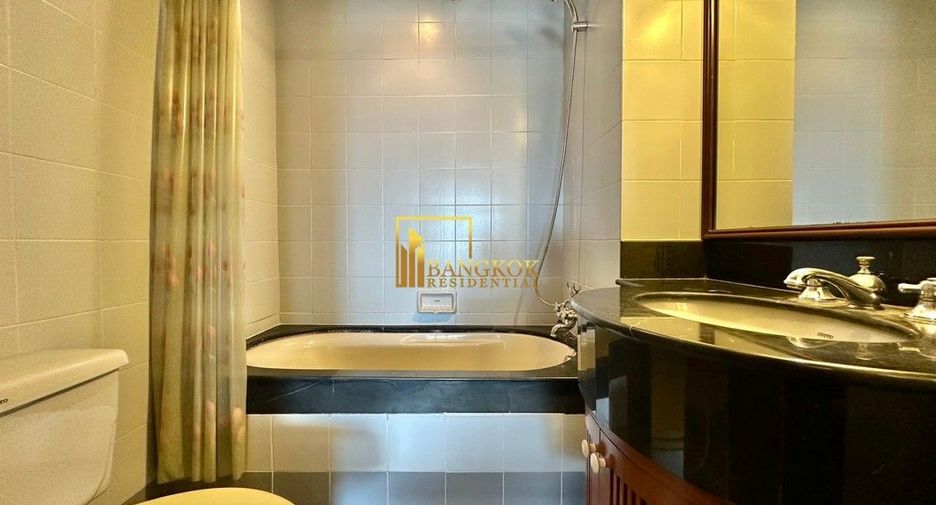 Condo en alquiler y en venta de 6 habitaciones en Khlong Toei, Bangkok