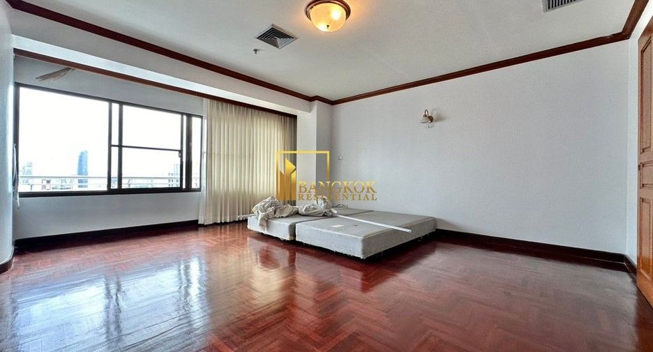 Condo en alquiler y en venta de 6 habitaciones en Khlong Toei, Bangkok