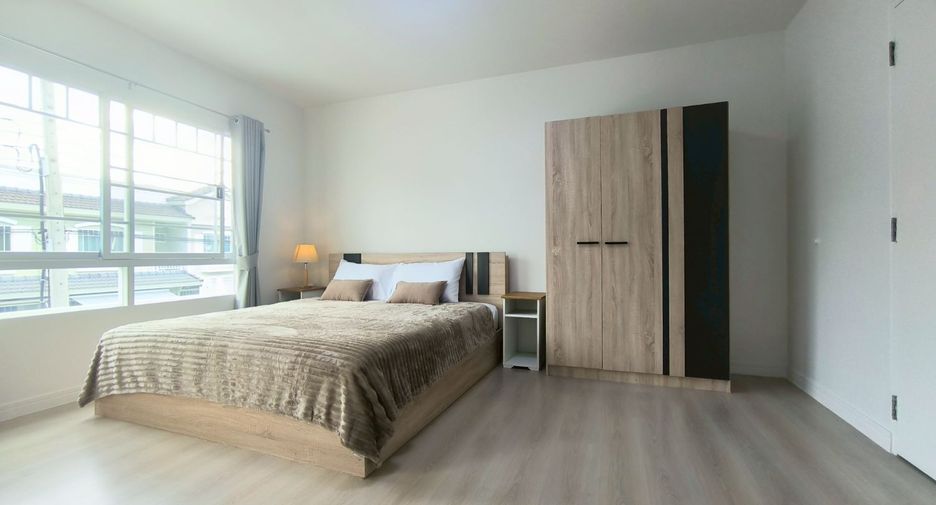 For rent 2 bedrooms townhouse in Bang Phli, Samut Prakan