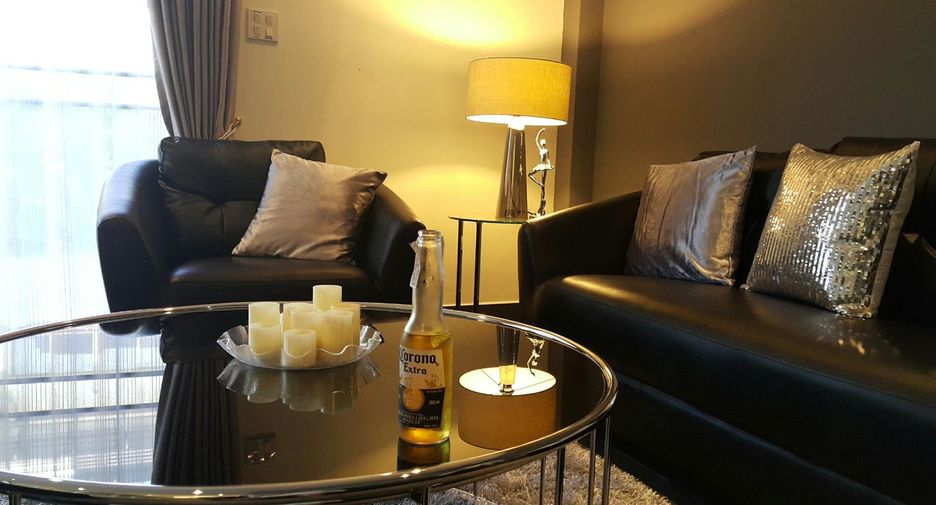 Casa adosada en venta de 4 habitaciones en Mueang Rayong, Rayong