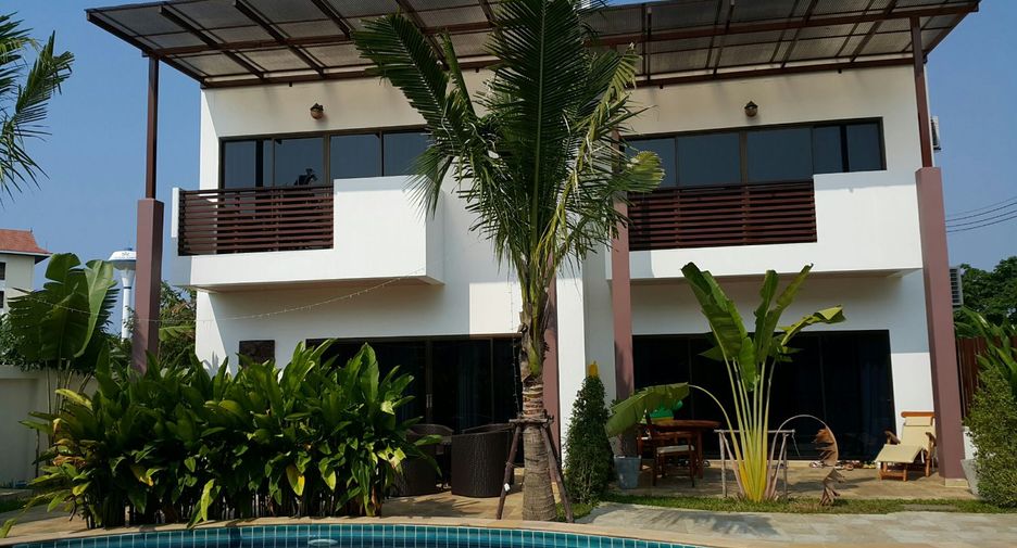 Casa adosada en venta de 4 habitaciones en Mueang Rayong, Rayong