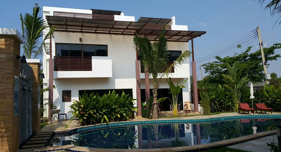 Casa adosada en venta de 4 habitaciones en Mueang Rayong, Rayong
