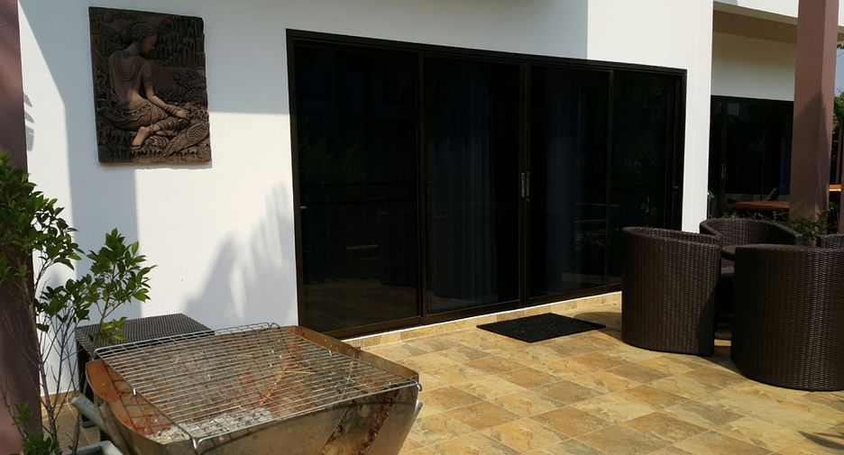 Casa adosada en venta de 4 habitaciones en Mueang Rayong, Rayong