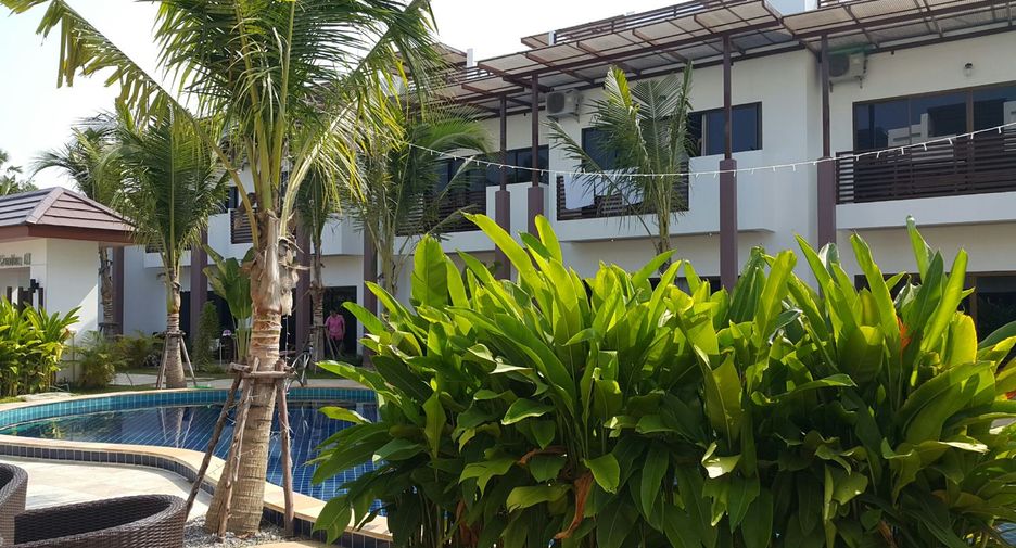 Casa adosada en venta de 4 habitaciones en Mueang Rayong, Rayong