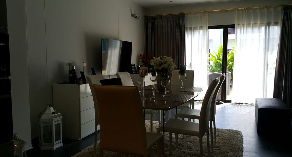 Casa adosada en venta de 4 habitaciones en Mueang Rayong, Rayong