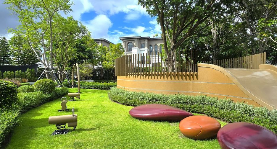 For sale 5 bedrooms house in Bang Phli, Samut Prakan