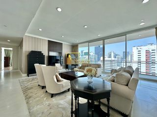 À louer et à vendre 4 chambres condo à Watthana, Bangkok