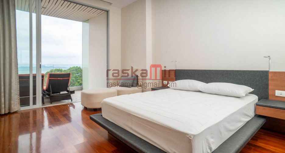 For rent 2 bedrooms condo in North Pattaya, Pattaya