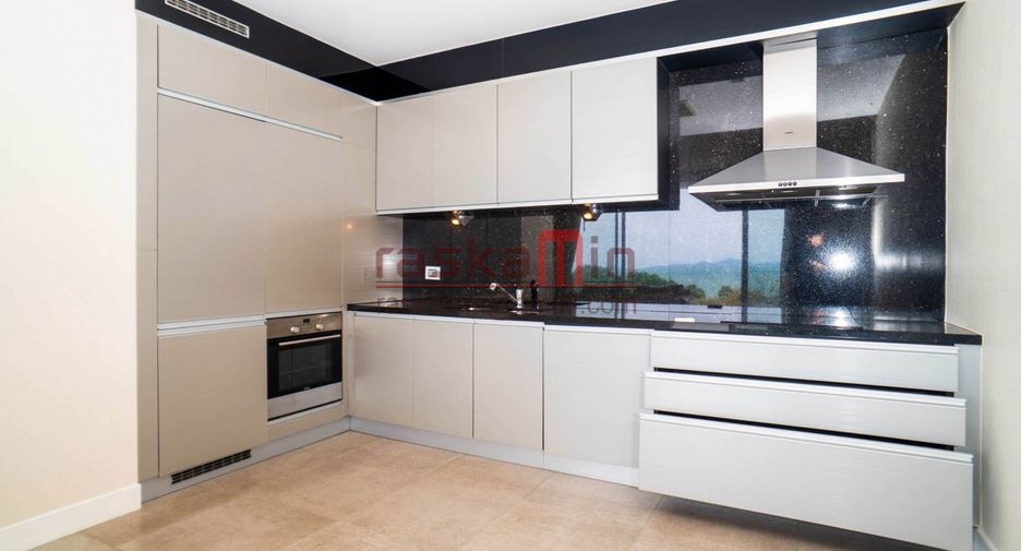 For rent 2 bedrooms condo in North Pattaya, Pattaya