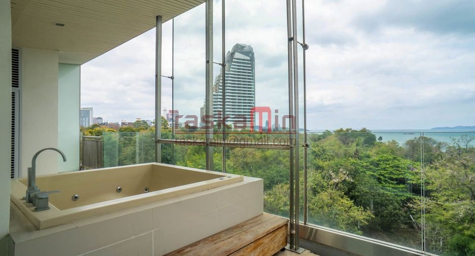 For rent 2 bedrooms condo in North Pattaya, Pattaya