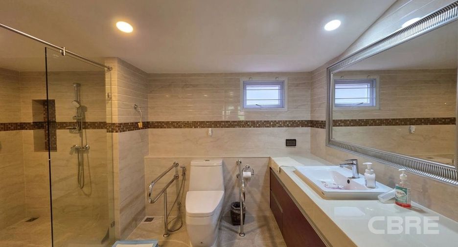 For sale 5 ベッドルーム house in Suan Luang, Bangkok
