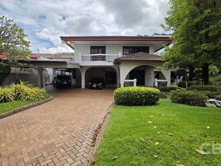 For sale 5 bedrooms house in Suan Luang, Bangkok