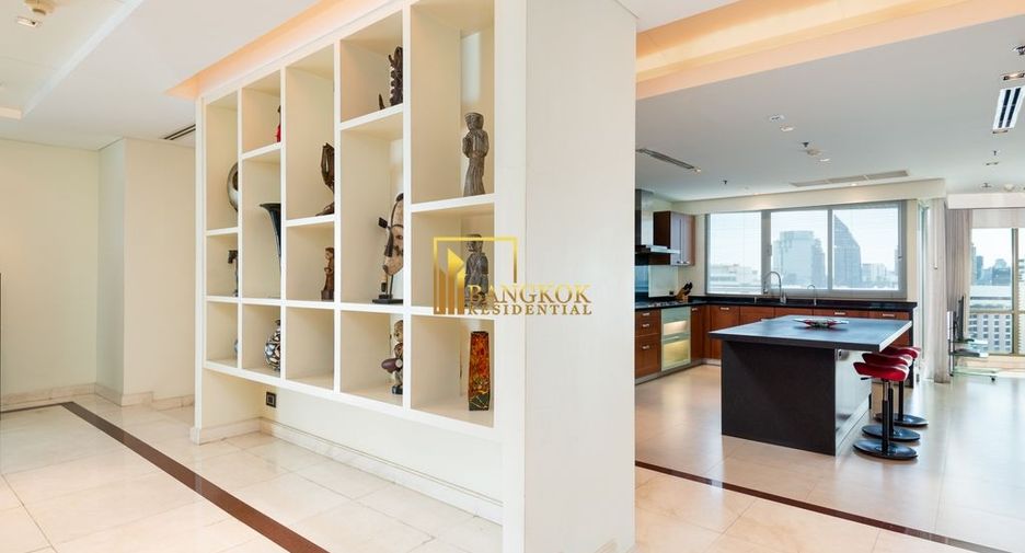 For sale 4 bedrooms condo in Khlong Toei, Bangkok