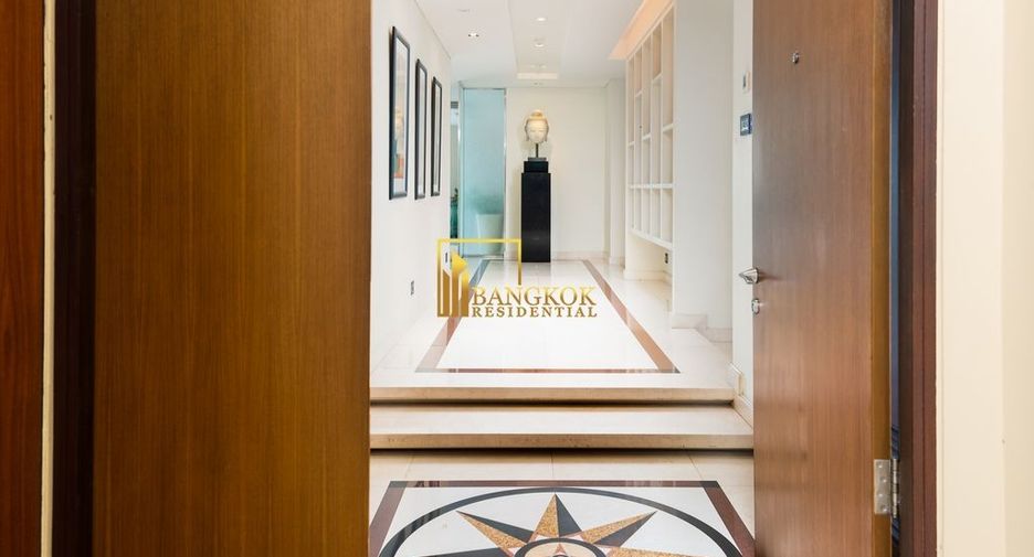 For sale 4 bedrooms condo in Khlong Toei, Bangkok