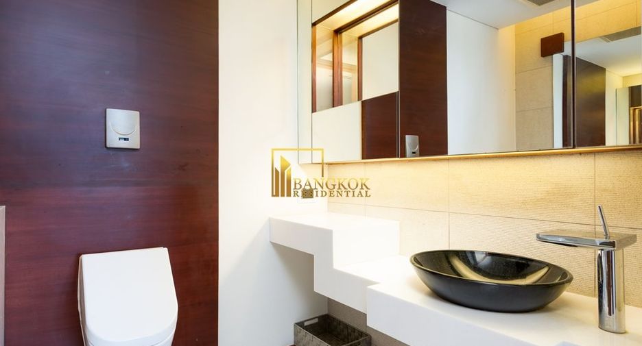 For sale 4 bedrooms condo in Khlong Toei, Bangkok