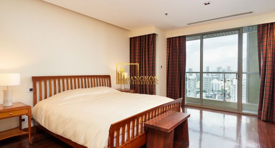 For sale 4 bedrooms condo in Khlong Toei, Bangkok
