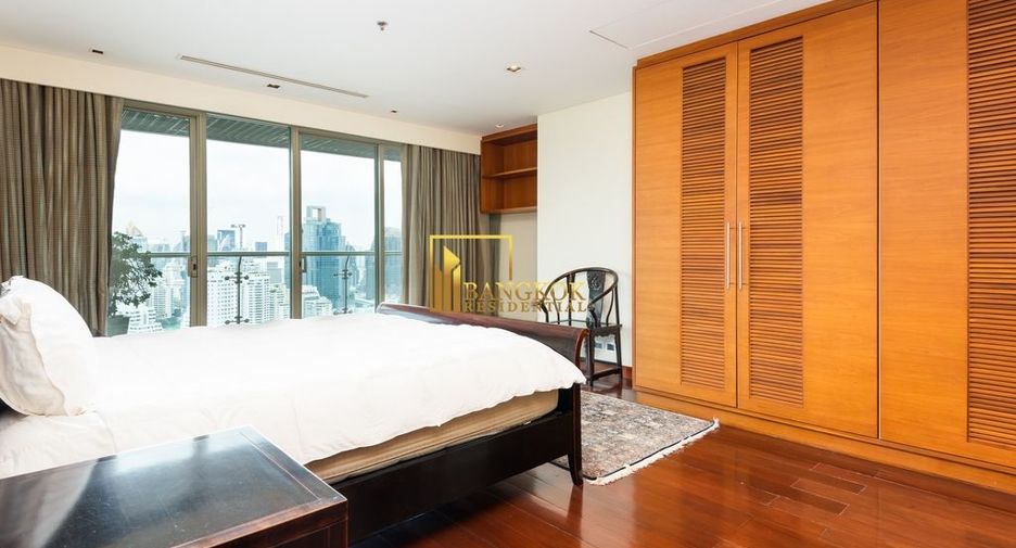 For sale 4 bedrooms condo in Khlong Toei, Bangkok