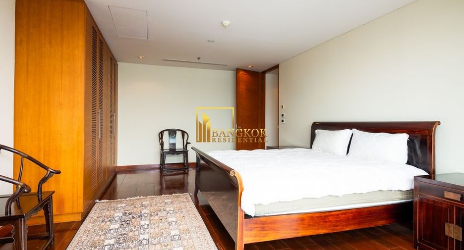 For sale 4 bedrooms condo in Khlong Toei, Bangkok