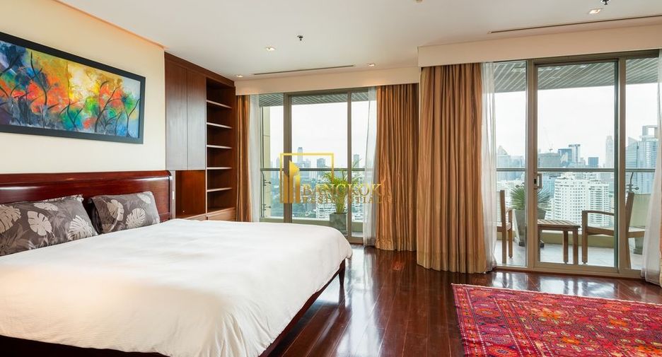 For sale 4 bedrooms condo in Khlong Toei, Bangkok
