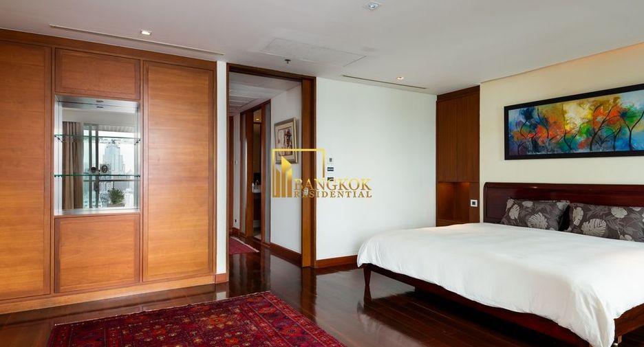 For sale 4 bedrooms condo in Khlong Toei, Bangkok