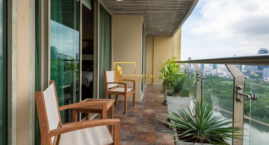 For sale 4 bedrooms condo in Khlong Toei, Bangkok