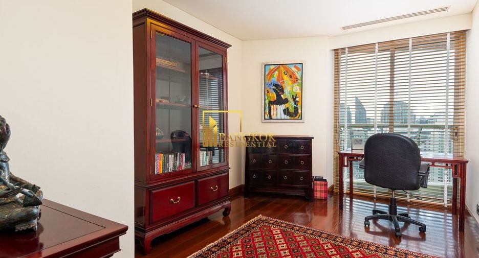 For sale 4 bedrooms condo in Khlong Toei, Bangkok