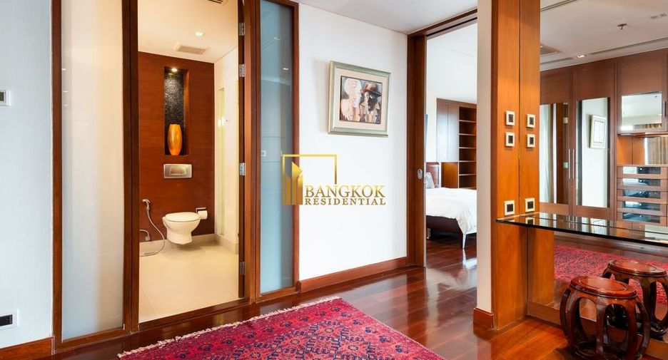 For sale 4 bedrooms condo in Khlong Toei, Bangkok