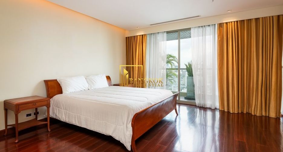 For sale 4 bedrooms condo in Khlong Toei, Bangkok