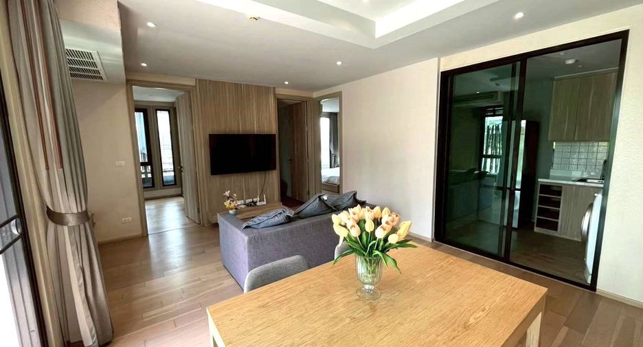 For rent 2 bedrooms condo in Watthana, Bangkok