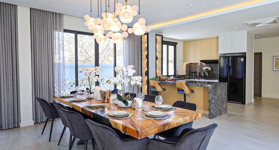 For sale 5 bedrooms villa in Bang Lamung, Chonburi