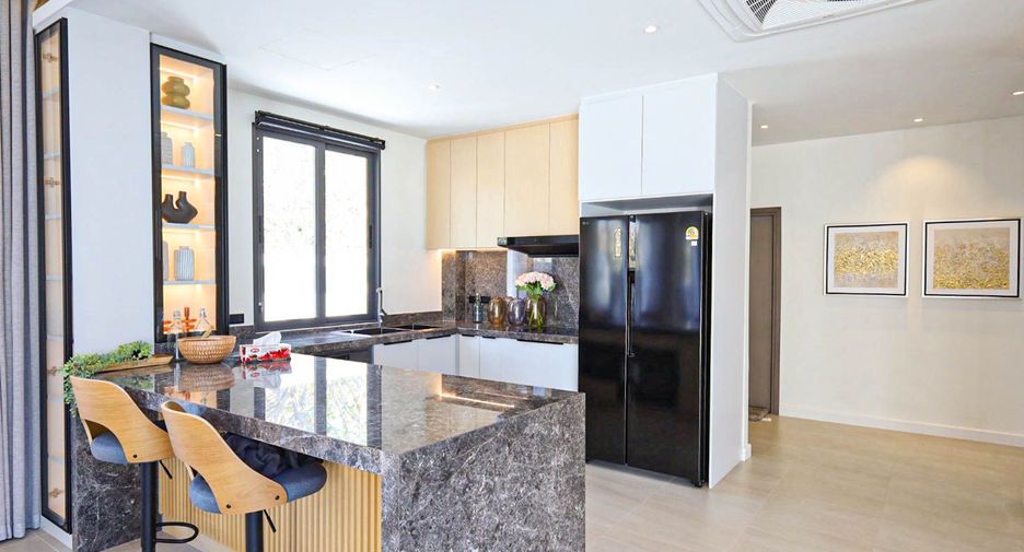 For sale 5 bedrooms villa in Bang Lamung, Chonburi