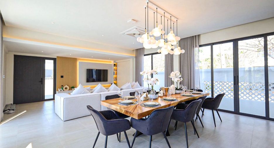 For sale 5 bedrooms villa in Bang Lamung, Chonburi
