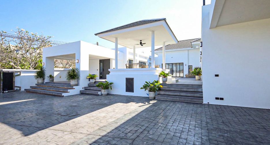 For sale 5 bedrooms villa in Bang Lamung, Chonburi