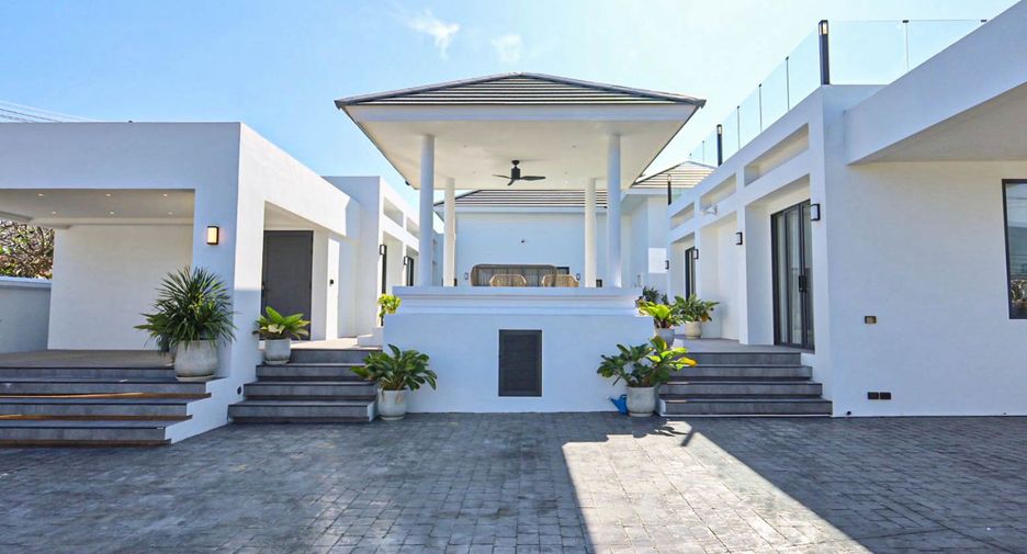 For sale 5 bedrooms villa in Bang Lamung, Chonburi