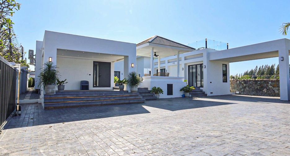 For sale 5 bedrooms villa in Bang Lamung, Chonburi