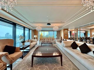 Condo en alquiler y en venta de 3 habitaciones en Pathum Wan, Bangkok