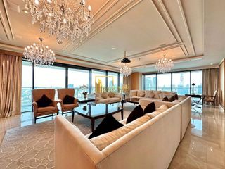 Condo en alquiler y en venta de 3 habitaciones en Pathum Wan, Bangkok