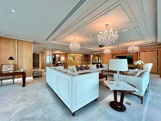 Condo en alquiler y en venta de 3 habitaciones en Pathum Wan, Bangkok