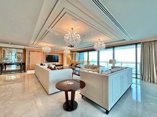 Condo en alquiler y en venta de 3 habitaciones en Pathum Wan, Bangkok