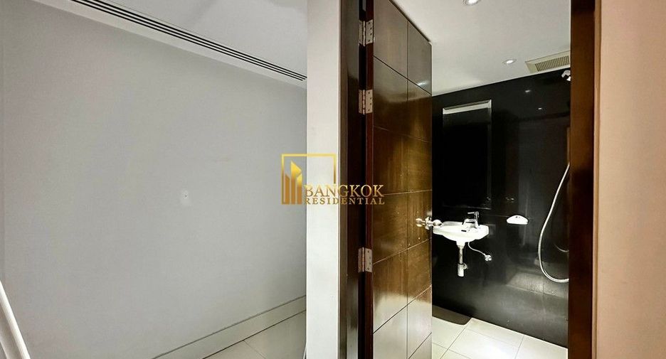 Condo en alquiler y en venta de 3 habitaciones en Pathum Wan, Bangkok