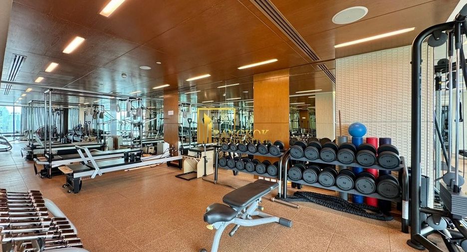 Condo en alquiler y en venta de 3 habitaciones en Pathum Wan, Bangkok